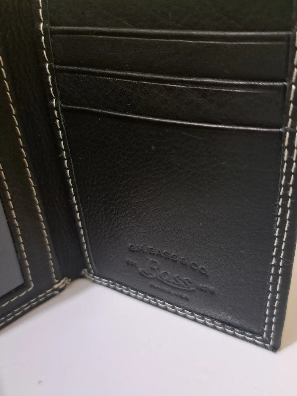 G. H. Bass & Co. Trifold Men's Genuine Leather Wallet